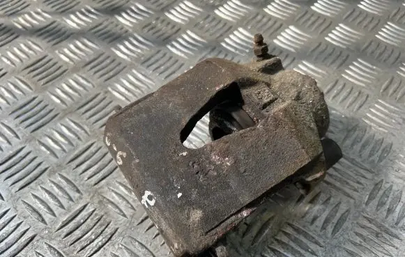 Volkswagen Golf VI Front brake caliper