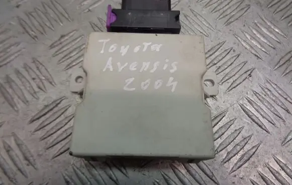 Toyota Avensis T250 Window wiper relay 150696