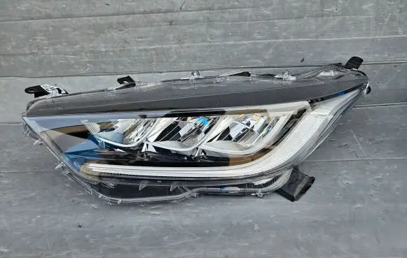 Toyota Yaris XP210 Headlight/headlamp