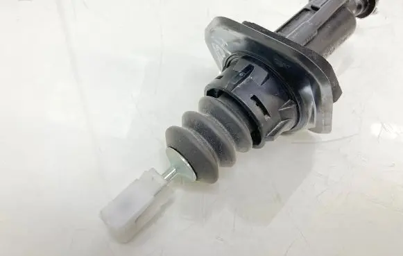 Clutch slave cylinder