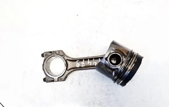 Opel Omega B2 Piston with connecting rod