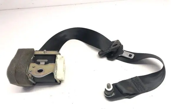 Rear seatbelt