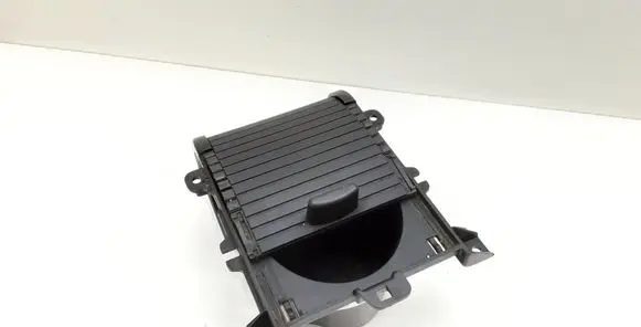 Cup holder front