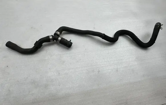 Volvo XC90 Engine coolant pipe/hose 32138625