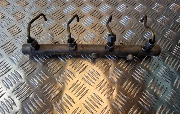 Audi A8 S8 D3 4E Fuel main line pipe 057130089G