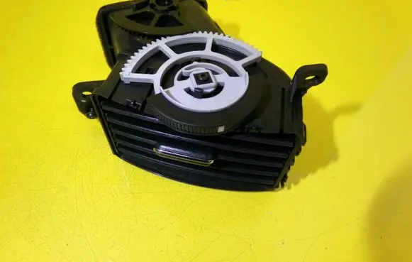 Toyota Corolla Verso AR10 Dashboard side air vent grill/cover trim 55660-64010 655642-4010