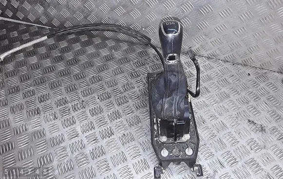 Skoda Octavia Mk3 (5E) Gear shifter/selector 5q2713025j