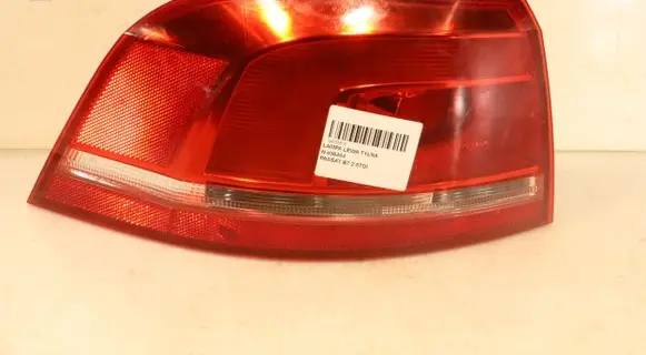 Volkswagen PASSAT B7 Rear/tail lights