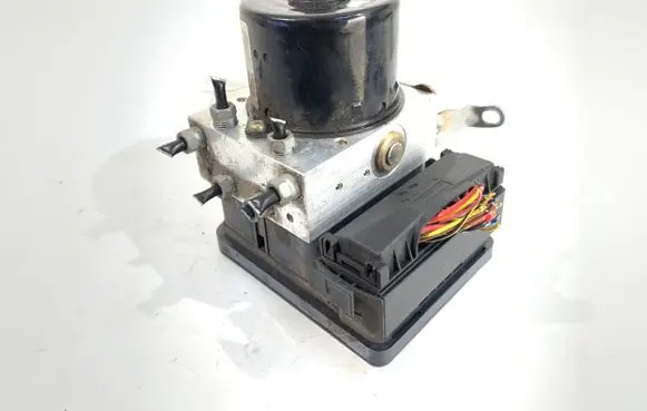 BMW 1 E81 E87 ABS Pump 6769845
