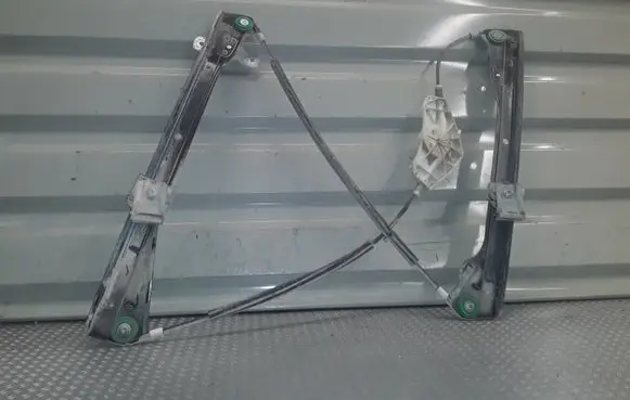 Volkswagen Golf V Front window lifting mechanism without motor 