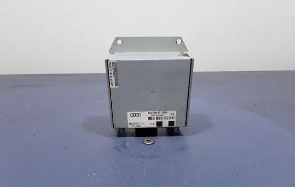 Audi A4 S4 B7 8E 8H Sound amplifier 8E9035223D