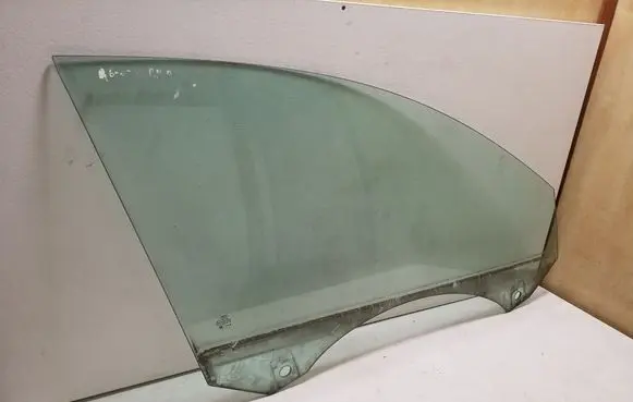 Audi A6 S6 C6 4F Front door window glass four-door 