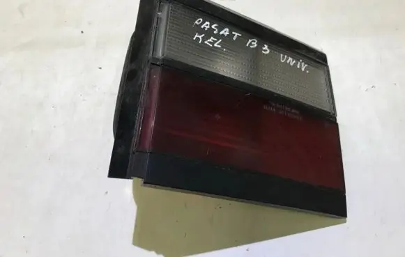 Volkswagen PASSAT B3 Tailgate rear/tail lights 333945108