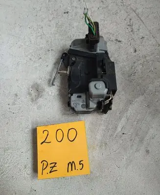 Citroen Xsara Picasso Front door lock 8472387
