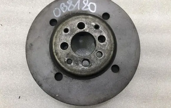 Seat Toledo I (1L) Crankshaft pulley 038105243