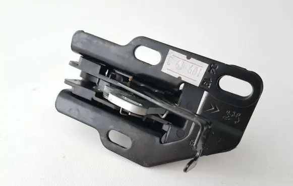 Loading door lock