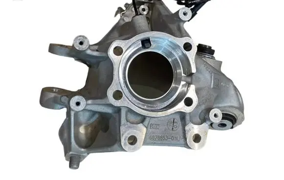 BMW X5 G05 Rear wheel hub spindle/knuckle 6876653 6876651