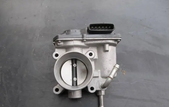 Subaru Impreza IV Throttle valve 16112AA390 2S121701 142002S09