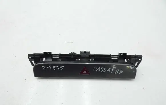 Volkswagen PASSAT B6 Hazard light switch 3C0857318C