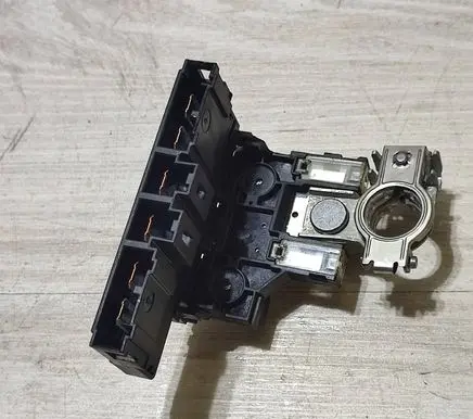 Dacia Jogger Battery relay fuse F9083190
