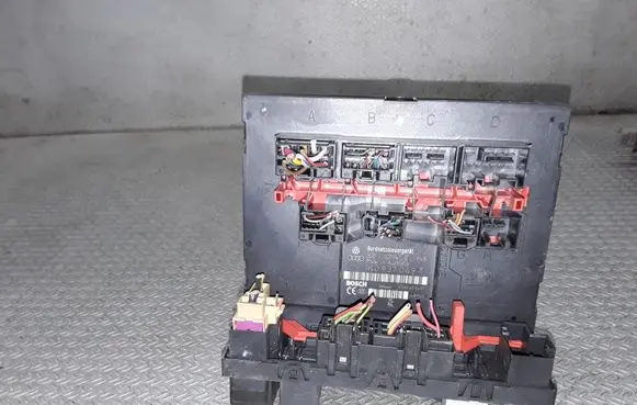 Volkswagen Touran I Comfort/convenience module 1K0937049T