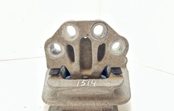 Engine mount bracket