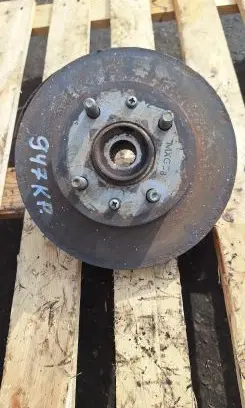 Front wheel hub