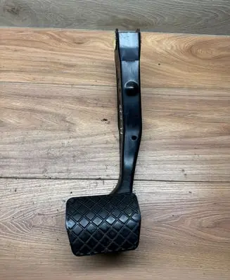 Volkswagen Tiguan Brake pedal 1K1723143F