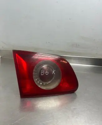 Tailgate rear/tail lights