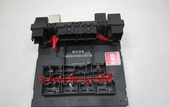 Volkswagen Golf V Comfort/convenience module 3C0937049AD F005V00630 H52S2002