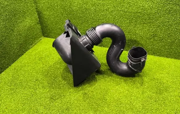 Renault Trafic III (X82) Air intake duct part 960150246R 165555514R 93454204
