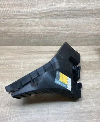 Renault Clio III Rear bumper mounting bracket 8200290037