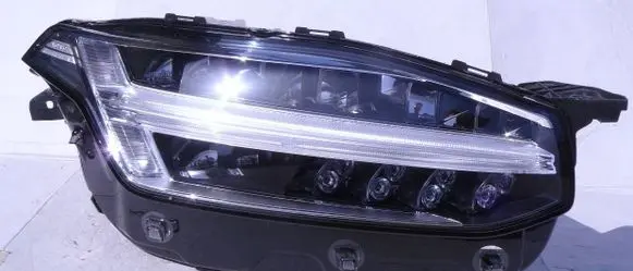 Volvo XC90 Headlight/headlamp 32404716