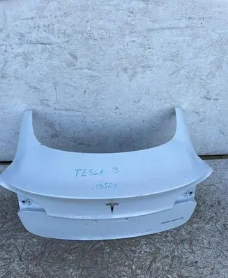 Tesla Model 3 Tailgate/trunk/boot lid