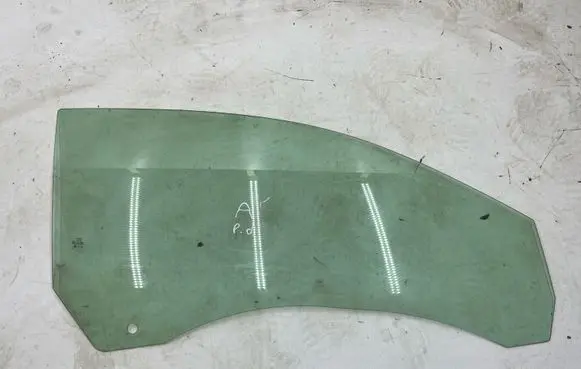 Audi A5 8T 8F Front door window glass four-door 43R00082