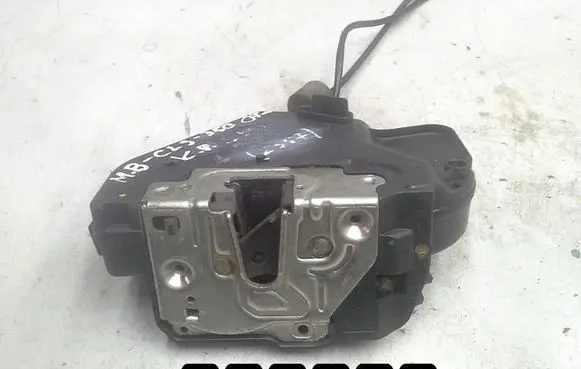Mercedes-Benz CLS C219 Front door lock 