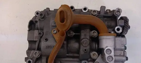 Audi A6 S6 C6 4F Oil pump 03L103537