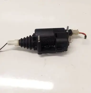 Opel Astra H Central locking motor 13208157
