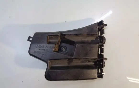 Volvo S60 Front bumper mounting bracket 30796626