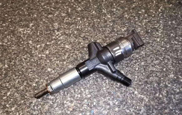Subaru Outback Fuel injector 16613AA030