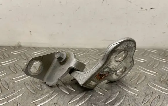 Ford Focus Front door lower hinge AM51U22811AE
