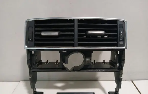 Audi A8 S8 D3 4E Rear air vent grill 4E0819203A