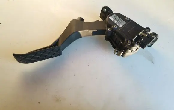 Volkswagen Transporter - Caravelle T5 Accelerator throttle pedal 7H1721503