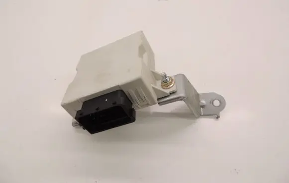 Toyota Avensis T250 Window wiper relay 8594005020 D186