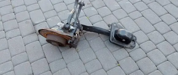 Volkswagen Touran III Stub axle 