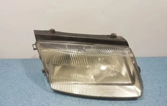 Volkswagen PASSAT B5 Headlight/headlamp