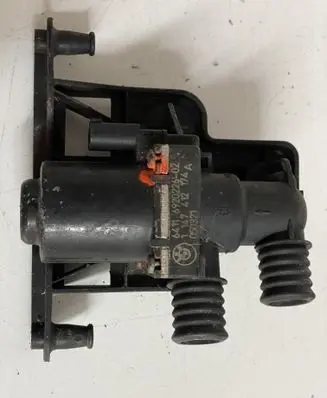 BMW 5 E60 E61 Coolant heater control valve 6411692022602