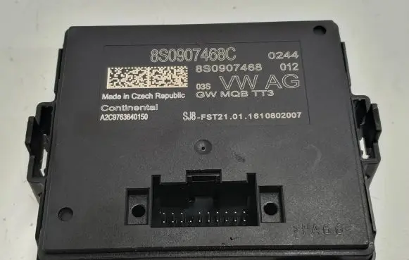 Audi TT TTS RS Mk3 8S Gateway control module 8S0907468C A2C9763640150