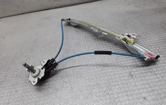 Rear door manual window regulator