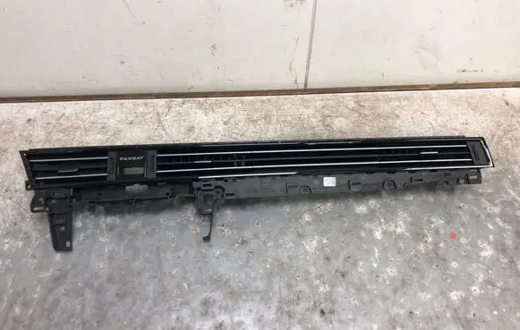 Dashboard air vent grill cover trim